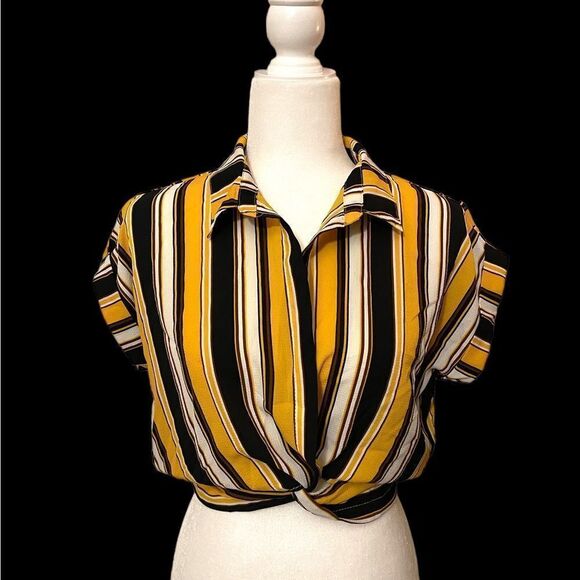 Bundle/two blouses 💐 - Picture 6 of 7